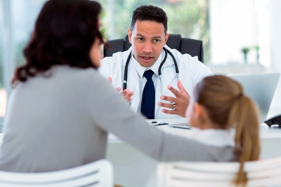 La relación del pediatra con los padres asegura el éxito de la terapia